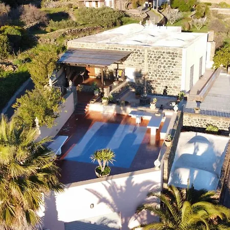 Pantelleria Dammusi Belvedere * Scauri (Sicily)